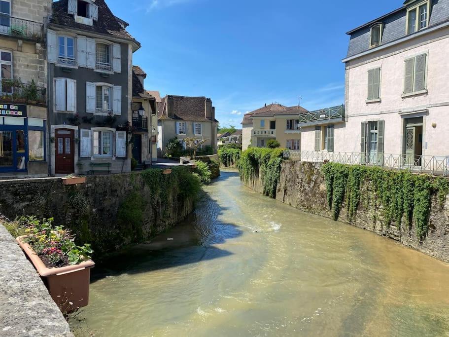 Appartement Le Nid Du Saleys - 70 M2 Centre Ville De Salies-De-Bearn Bagian luar foto