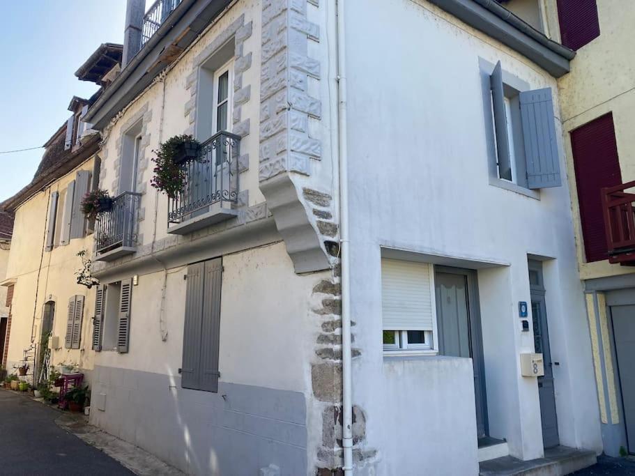 Appartement Le Nid Du Saleys - 70 M2 Centre Ville De Salies-De-Bearn Bagian luar foto